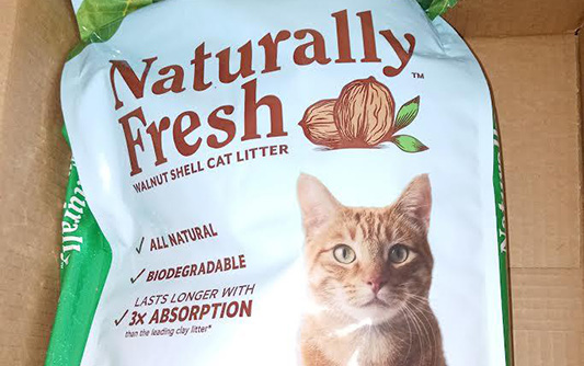 Naturally Fresh Clumping litter packaging
